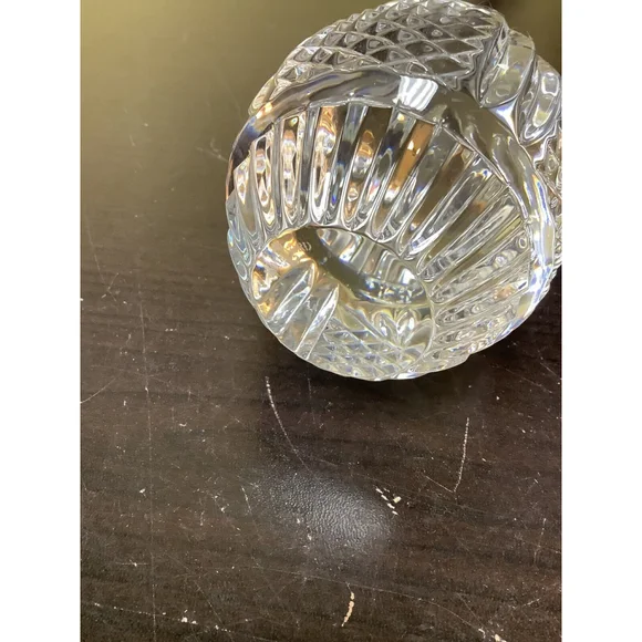 Gorgeous Waterford Crystal Star Pattern 2001 Annual Egg Paperweight